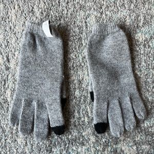 Subtle luxury 100% cashmere gloves